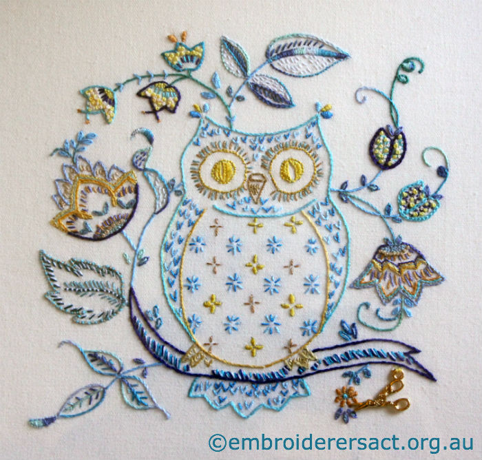 Vintage Owl stitched by Carmen Zanetti