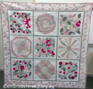 Happiness Quilt made by Anne Dowling