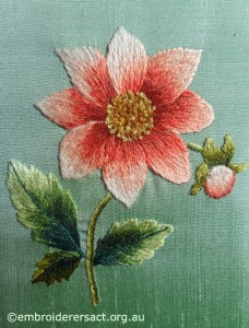 Dahlia Thread Painting by Evelyn Foster – Embroiderers' Guild ACT